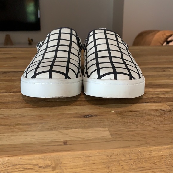 Airwalk Slip On Sneakers - Picture 6 of 9